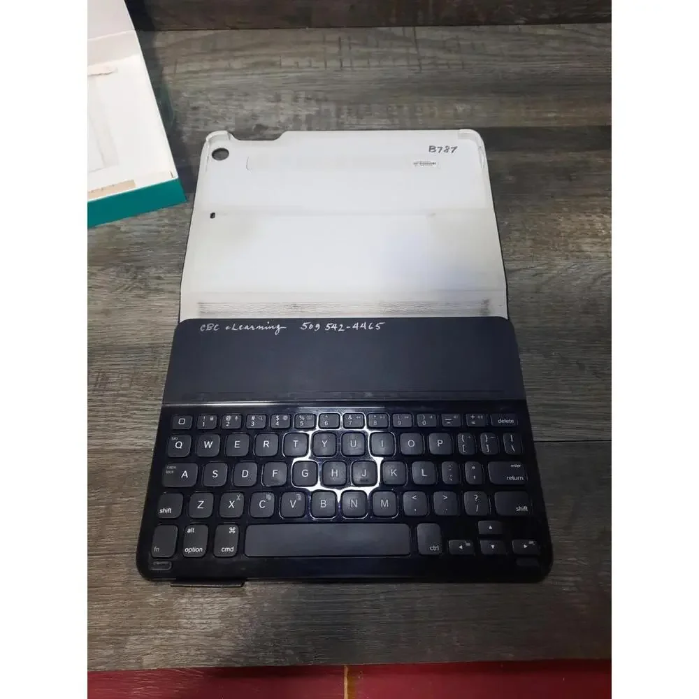 Logitech Ultrathin Keyboard Folio for iPad Air 820-006160 Black
